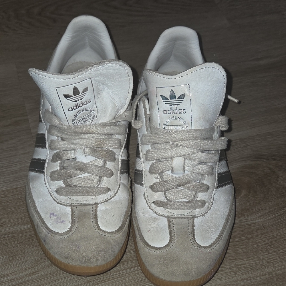 adidas Women's White and Gray Gazelle-Inspired Sneakers